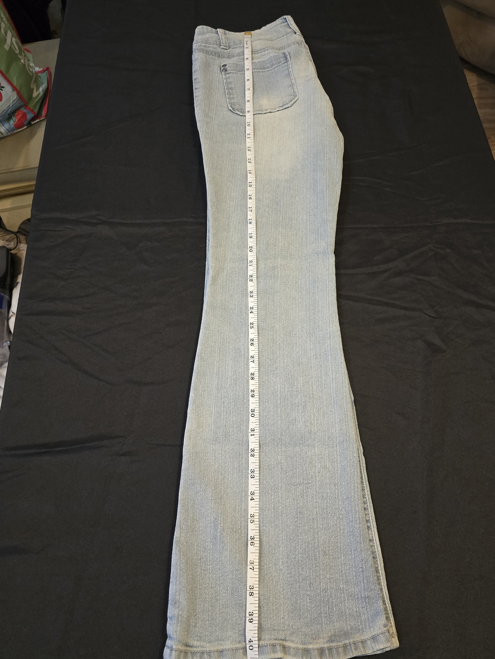 Light Wash Women’s Jeans - Wide Leg
